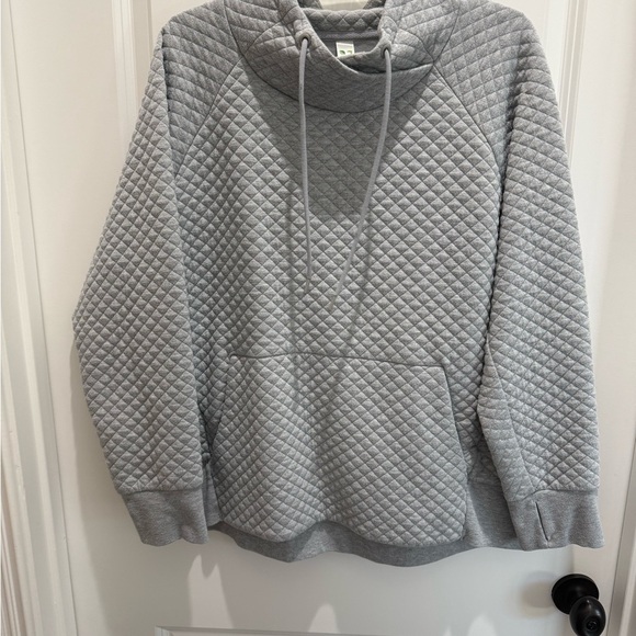 GreenTea Light Gray Quilted Turtleneck Sweater - Picture 1 of 4